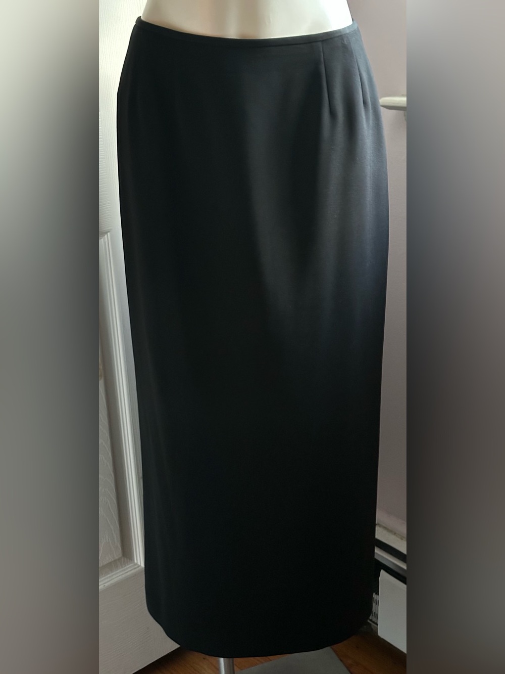 Le Suit Black Maxi Straight Pleated Formal Cocktail lSkirt Sz 8 Closure Zip Up